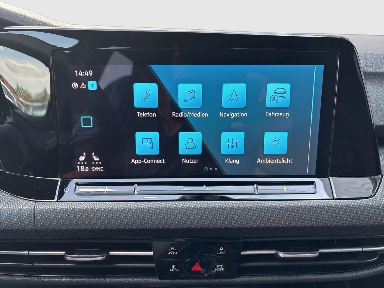 Volkswagen Golf VIII 1.5eTSI R-LINE BLACKSTYLE AHK CAM LM18 — Vehicle gallery 12