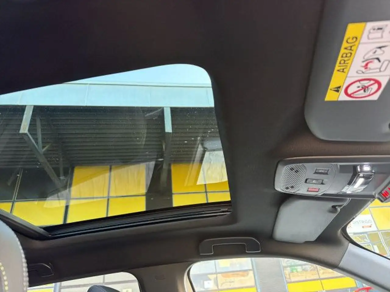 Peugeot 2008 GT PureTech EAT8 / PANO / 360°-Kam. / SHZ — معرض صور السيارة 20